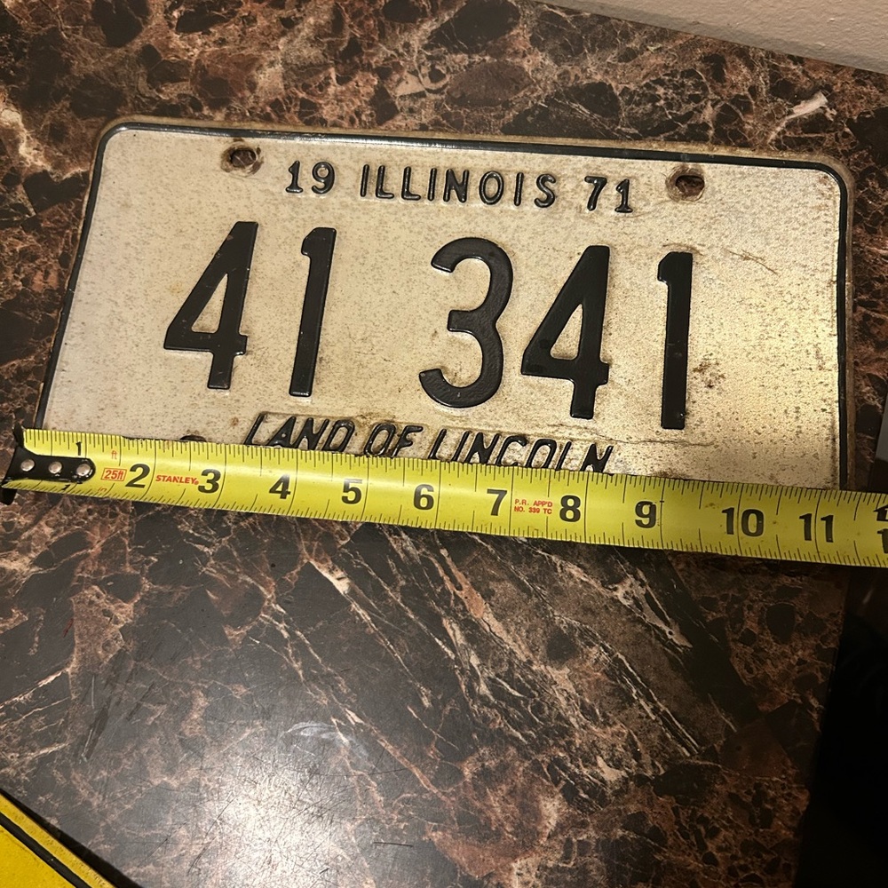 Vintage Illinois License Plate from 1971 - Picture 5 of 5